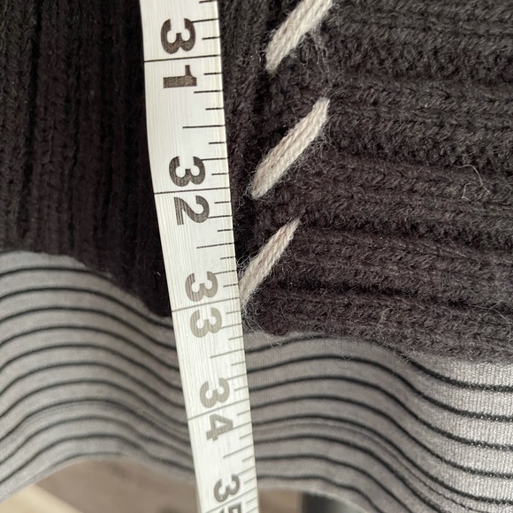 Stylish black and white cardigan sweater with fun detailed stitching! - Picture 5 of 6